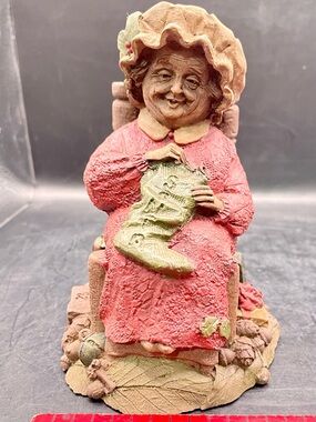 Vintage 1988 Tom Clark Gnome Mrs. Claus III Retired Good Pre-owned #42